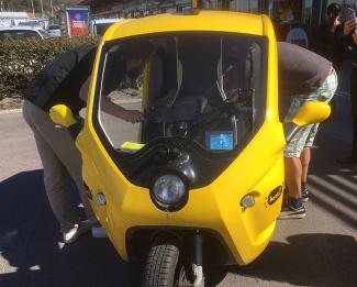 Eldriven minitaxi
