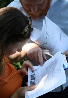 Scholars and municipal representatives interact in the city-to-city learning la. 